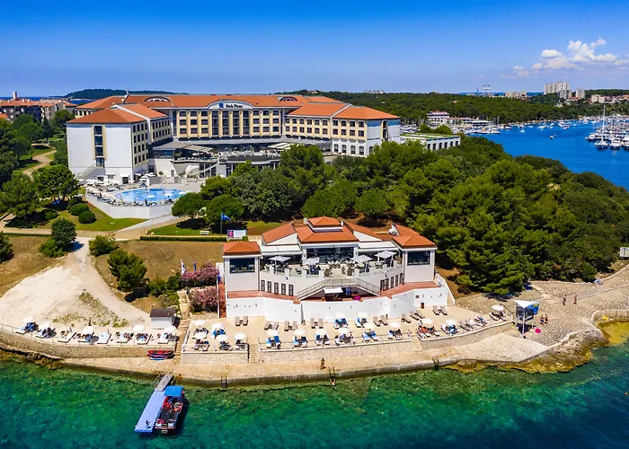 Отель Park Plaza Histria 4*