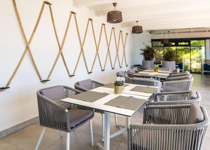Отель Park Plaza Histria