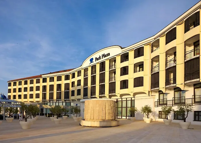 Отель Park Plaza Histria