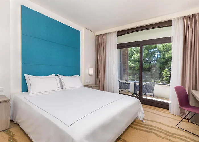 Отель Park Plaza Histria
