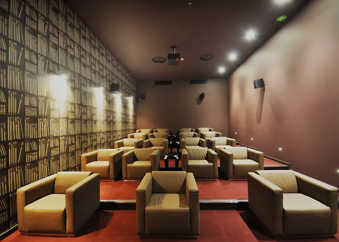 Отель Park Plaza Histria