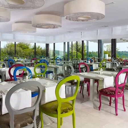 普拉希斯特里亚公园广场酒店 4*