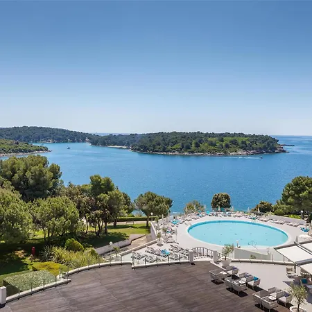 普拉希斯特里亚公园广场酒店