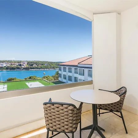 普拉希斯特里亚公园广场酒店 4*