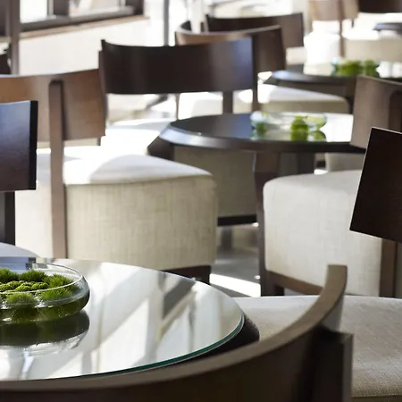 普拉希斯特里亚公园广场酒店