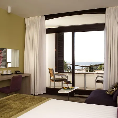 普拉希斯特里亚公园广场酒店