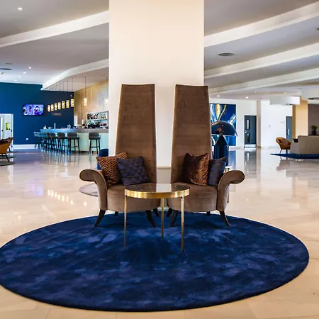 普拉希斯特里亚公园广场酒店 酒店 4*