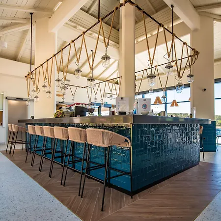 普拉希斯特里亚公园广场酒店