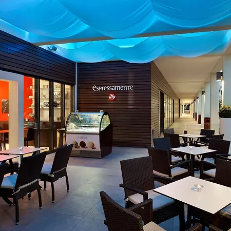 普拉希斯特里亚公园广场酒店 酒店 4*